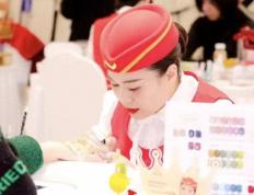 女子获海底捞美甲比(bǐ)賽(sài)冠军，奖金15萬(wàn)！