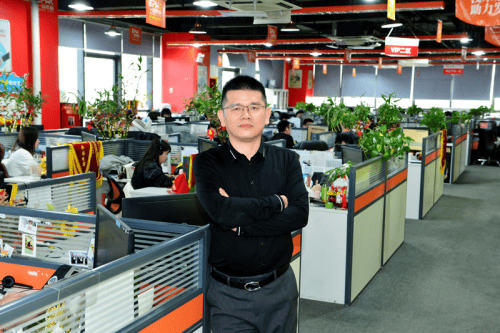 一品威(wēi)客创始人/CEO黄国华：一品威(wēi)客致力构建(jiàn)全球(qiú)创意资源(yuán)的“配(pèi)置枢纽”